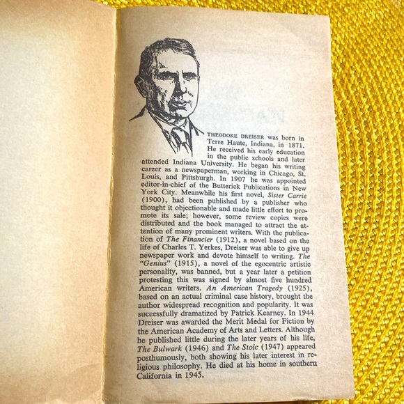 AN AMERICAN TRAGEDY classic Novel by THEODORE DREISER Vintage Paperback … - Picture 4 of 8